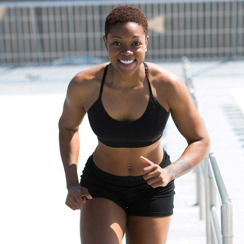 femme sportive en train de courir